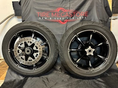 Ruedas, rotores y neumáticos Harley Davidson Aggressor CVO despegue CVO-2656-17-16-2 Foto 1 de 4