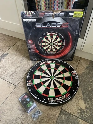 Winmau Blade 5 DWIN500-5 Professional Level Bristle Dartboard NEW in Open Box - Image 1 of 3