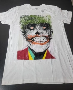 Batman The Joker Graphic T-shirt Medium - Picture 1 of 5