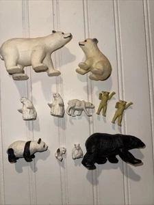 Lote de figuras de osos de juguete vintage. Gran Bretaña. Osos polares. Osos panda, osos negros - Imagen 1 de 8