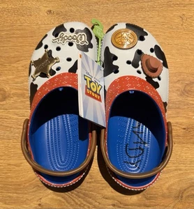 New With Tags Crocs 209461-4GX Toy Story Woody Blue Jean Kids Children Clogs J3 - Bild 1 von 5