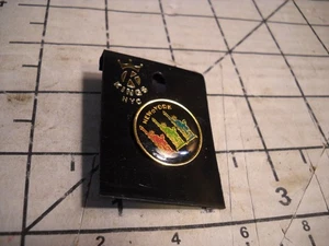 Triple Statue Of Liberty Souvenir Pin. Kings NYC - Picture 1 of 3
