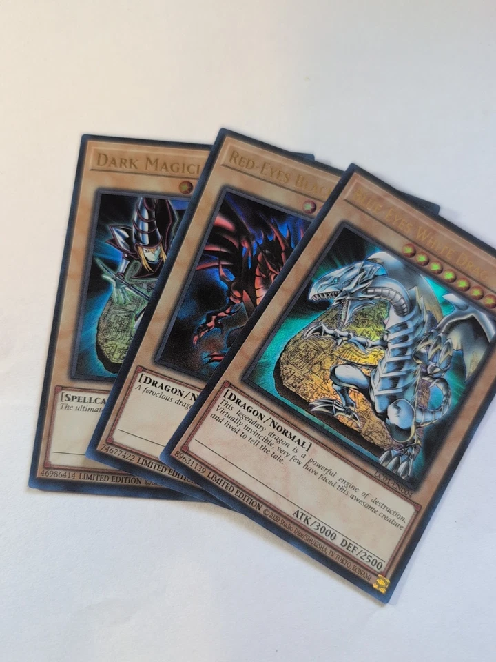  ULTRA RARE: DARK MAGICIAN - BLUE EYES WHITE DRAGON - RED EYES BLACK DRAGON LC01 - Image 1 of 1