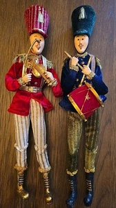 Vintage Mark Roberts Christmas Marching Band 2 Toy Soldier Violin & Drummer 16"H - Picture 1 of 22