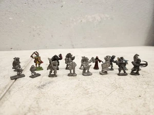 VINTAGE D&D Miniatures: Heritage Dungeon Dwellers Set  Lot Of 17 - Picture 1 of 13