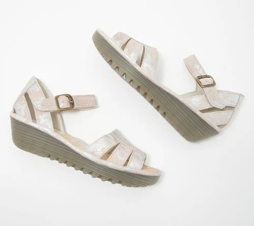 Fly London 女式皮革四分之一肩带楔形 Rese Rese 坡跟 175 美元 TINI {&} — 第 1/4 张图片