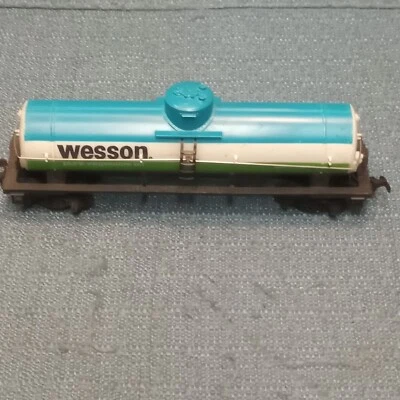 Tyco  HO Scale Wesson Oil Single Dome Tanker  - Image 1 of 4