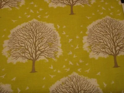 Tela 100 % algodón árboles marrones y pájaros blancos sobre amarillo-verde 1 yarda roble majestuoso Foto 1 de 4