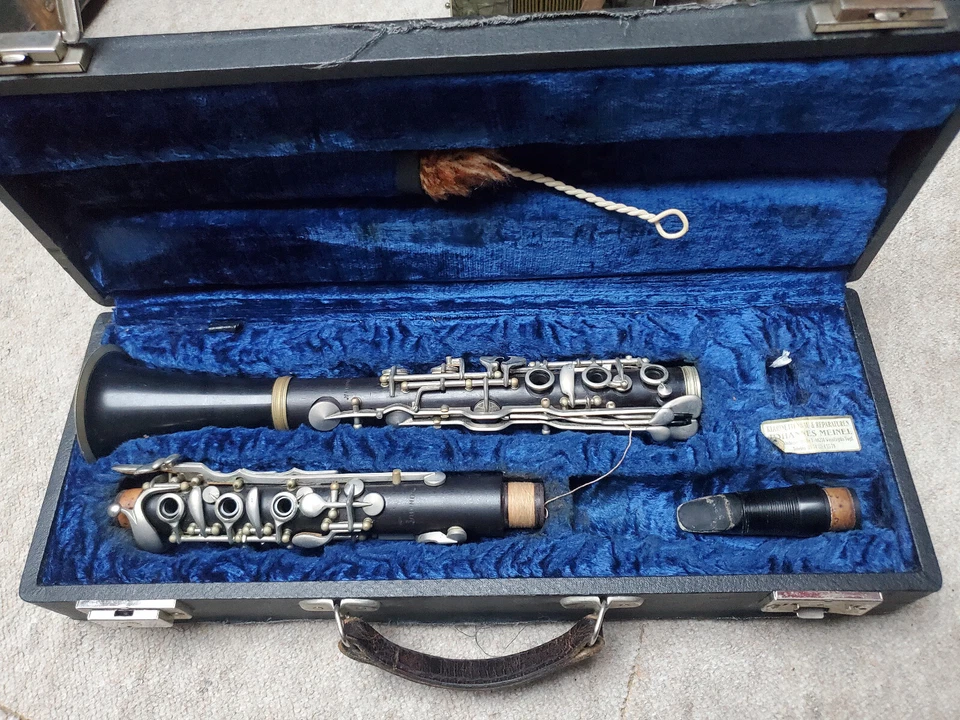 Bonito Clarinete Bb Madera 6 Anillos Sistema ALBERT "Sonora" (Oskar Adler) Falta barra Foto 1 de 4