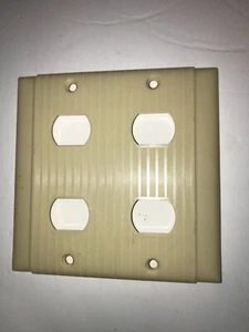 Vintage DESPARD P&S UNILINE ivory 2 gang 4 hole double wall plate - Bild 1 von 3