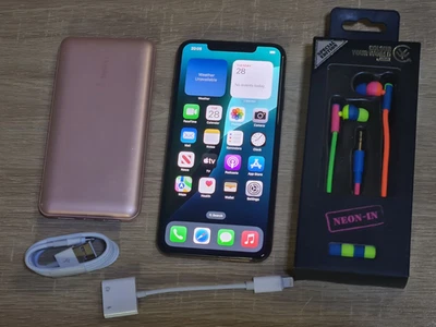 Unlocked iPhone XS Max Gold 256GB Storage 92% Battery Life In Great Condition - Image 1 of 4