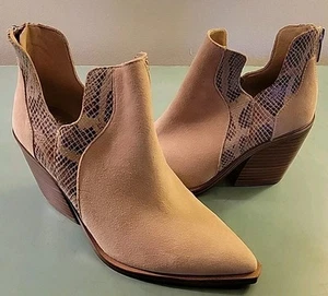 NWT Vince Camuto Gannilla Tan Suede & Snake Point Toe Ankle Boot Size 6 M - Picture 1 of 12