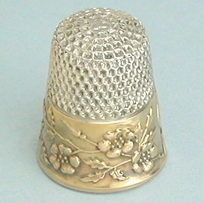 KMD 古董金带纯银野玫瑰儿童顶针 * C1890 年代 — 第 1/2 张图片