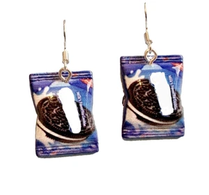 In The Style Of Your Favourite Chocolate Sandwich Biscuit Packet Novelty Earring - Picture 1 of 1
