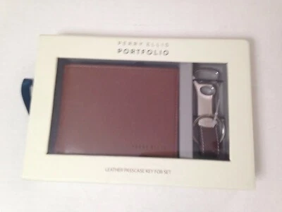 Juego de llaves de cuero con portafolio tostado Perry Ellis  Foto 1 de 2