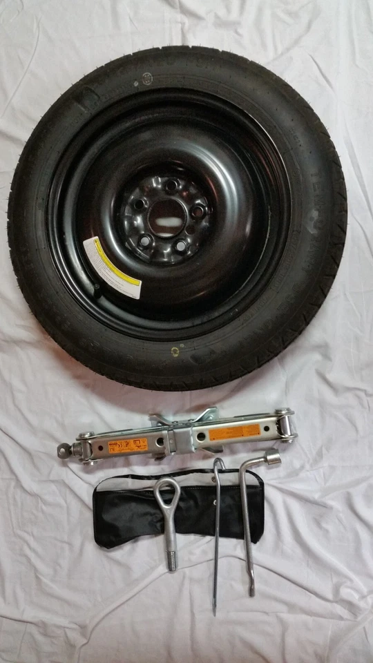 Neumático de repuesto Nissan Quest 2016-17 Foto 1 de 1