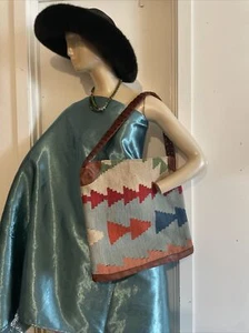 Alfombra artesanal vintage auténtica Marco Avane Dhurrie cartera/tote Bohemian Kilim - Imagen 1 de 14