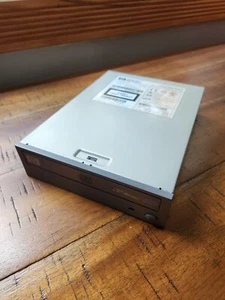 Vintage HP CD-Writer Plus - 12x/8x/32x - IDE CD-RW Drive - P/N:5185-4807 - Picture 1 of 8