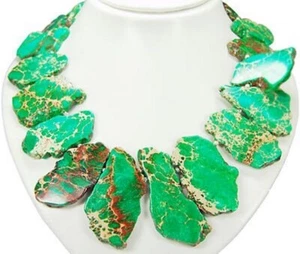 Außergewöhnliche Edelsteinkette aus grünfarbenem Meeressediment-Steinen - Picture 1 of 2