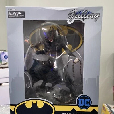 Diamond Select MAY182303 Statue - Black - Image 1 of 3