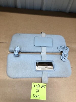 03-08 PONTIAC VIBE Sun Visors Visor Sunvisors Sunvisor Gray OEM LH RH PAIR - Image 1 of 4