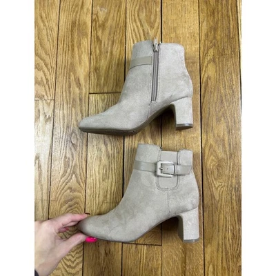 LifeStride Truly Taupe 麂皮绒粗跟短靴女式 6M 码 — 第 1/4 张图片