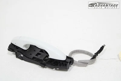 Manija de puerta exterior delantera derecha VOLKSWAGEN PASSAT 2020-2022 CON BASE OEM Foto 1 de 4