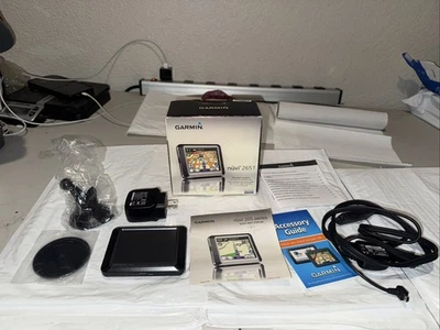 Garmin Nüvi 265T 3.5-Inch Bluetooth Portable GPS Navigator Traffic & Accessories - Image 1 of 4