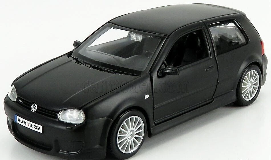 Volkswagen VW Golf 4 R32 Modellino Mattschwarz In 1 24 Di Maisto 31290 Nuovo
