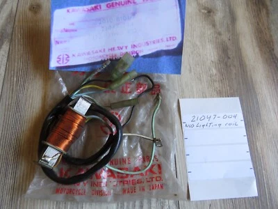 NUEVO OEM NUEVO KAWASAKI KV75 MT1 C2SS C2TR BOBINA DE ILUMINACIÓN 21047-004 OM19 Foto 1 de 4