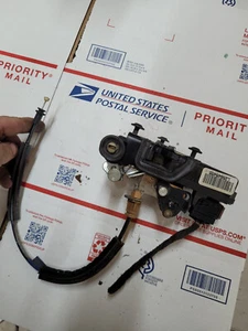Conjunto de actuador de cerradura de puerta eléctrica trasera izquierda Saturn Vue 2008-2010 - Imagen 1 de 2