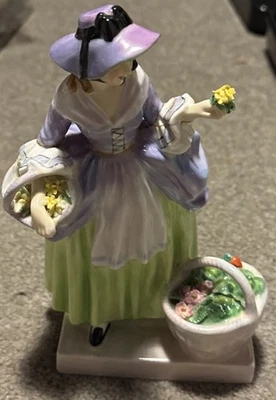 Vintage Rare Collectible Spring Flowers HN1807 Bone China Lady Figurine A/F - Image 1 of 4