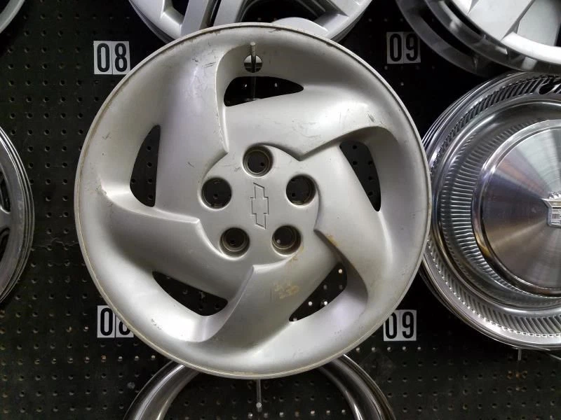 CUBIERTA RUEDA DISEÑO MOLINETE 5 RADIOS SE ADAPTA 92-94 97-99 CAVALIER 195139 Foto 1 de 1