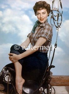Vintage ACTRESS AVA GARDNER PIN UP - 8X10 PUBLICITY PHOTO - Picture 1 of 1