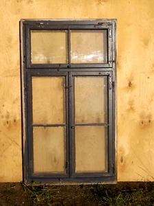 Altes Holzfenster, Kreutzfenster mit Rahmen und Oberlicht - Bild 1 von 2