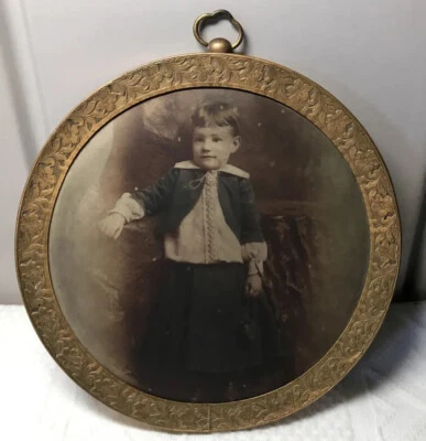 6” Fancy Oval Metal Picture Frame Young Child W Period Dress Purse Photo On Tin - Image 1 of 4
