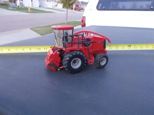 Gran Bretaña ERTL Case IH CHX 620 cosechadora de forraje autopropulsada picadora 1/32 dañada - Imagen 1 de 11