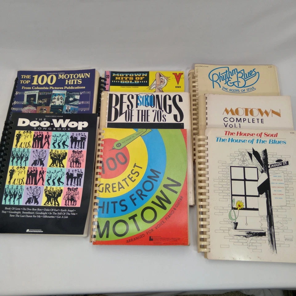 Lote de 8 Cancioneros Guitarra Piano Rock R&B Pop Soul Motown Doo Wop Partituras Foto 1 de 4