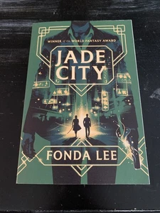 Jade City by Fonda Lee (2025, Trade Paperback) 1st/1st New Cover Edition - Imagen 1 de 7