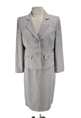 Le Suit Women Career Skirt Suit Petti Size 12P Beige Three Button Blazer 140NA - Image 1 of 4