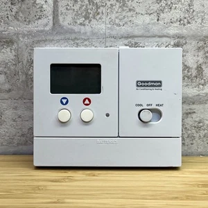 Goodman Digital Thermostat TSTATG1152-2 5+2 Day Programmable - Picture 1 of 3