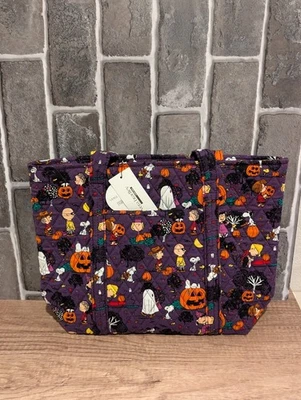 Bolso de Mano Vera Bradley PEANUTS 🎃 Pequeño Vera HALLOWEEN INDIGO Púrpura Snoopy  Foto 1 de 4