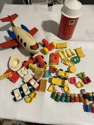 Fisher Price Little People Lote Mixto Vintage y Silo Avión Estatuillas Madera Foto 1 de 4