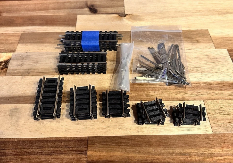 Atlas HO Scale Train Track Lot 27 3/4 1 1/4 1/2 2 3 And Connectors Used Great - Image 1 of 1