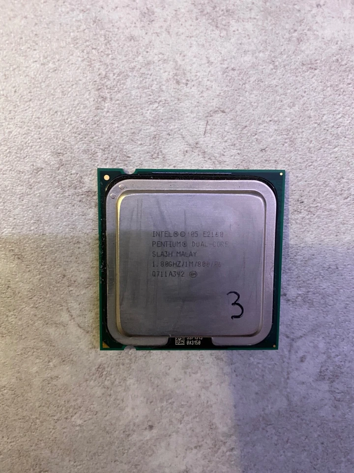 Processeur Intel Pentium D E2160 1.80GHz SLA3H LGA775 1Mo - Photo 1/1