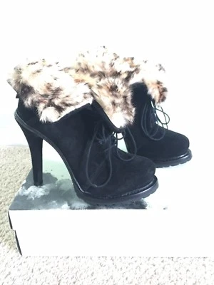 Botines Elizabeth & James de gamuza negra forrados de piel genuina con cordones talla 7 $799 Foto 1 de 4