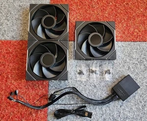 RARE 3 Pack Lian Li Uni TL LCD 140 Reverse Blade 140mm PC Fans w/ TL Controller - Picture 1 of 4