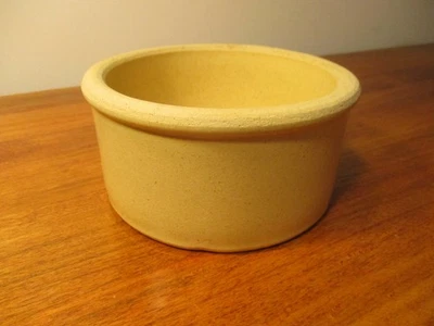 Винтажный R.R.P. Co. Roseville, Огайо Тарелка для собак из тяжелой керамики керамика. #250-5. - Изображение 1 из 4