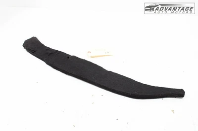 2019-2025 CADILLAC XT4 FRONT RIGHT PASSENGER SIDE FENDER REARWARD INSULATOR OEM - Image 1 of 4