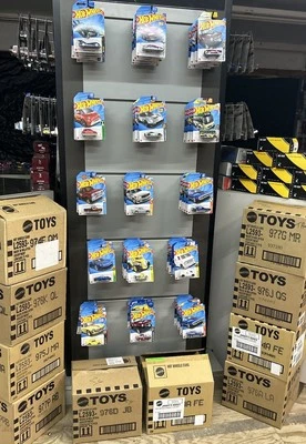 HotWheels Mainline Lote de 100 Coches Escogidos Aleatoriamente.Caza del Tesoro, Importaciones y Más Foto 1 de 4